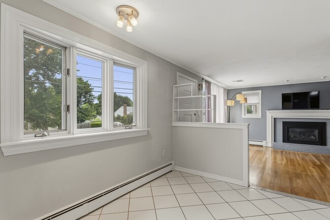 Photo - 1364 Trapelo Rd House