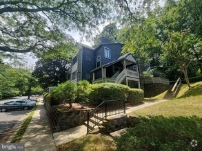 Building Photo - 936 Windbrooke Dr