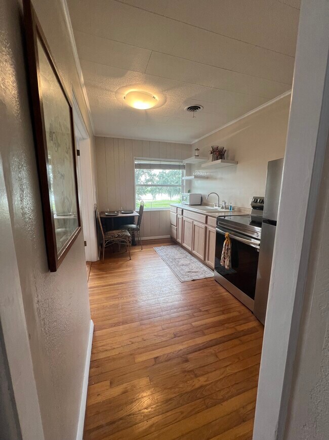 Foto del edificio - 8330 Honolulu Dr