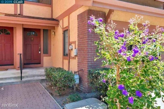 Building Photo - 3 br, 2.5 bath Townhome - 7888 Gate Way