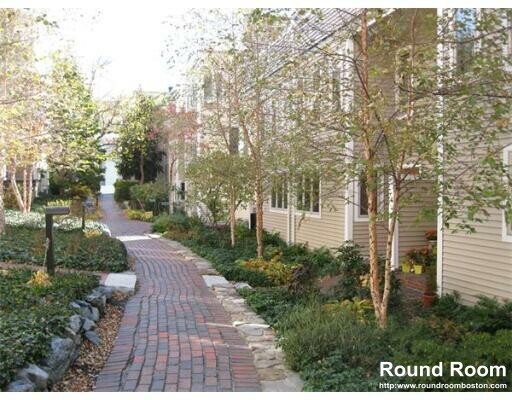 Building Photo - 17 Fresh Pond Pl