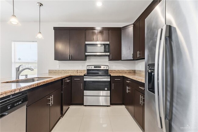 Building Photo - 14 Lancelot