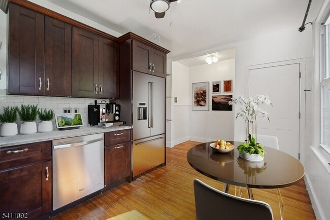 Building Photo - 82 Park Pl