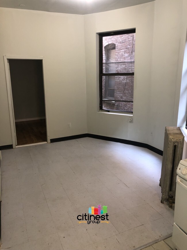 Building Photo - 321 W 42nd St