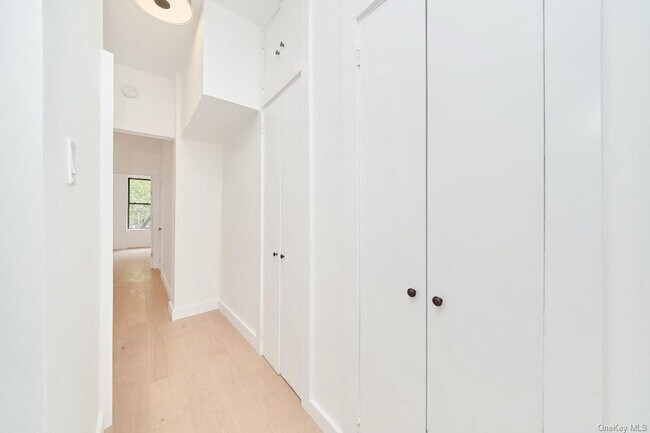 Foto del edificio - 248 E 90th St