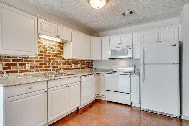 Foto del edificio - 1105 Mockingbird Ln