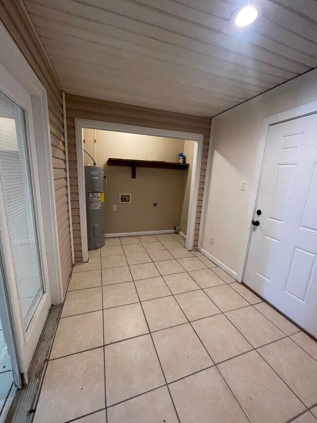 Foto del edificio - 152 Leeswood Circle - 1/1 Duplex - Water a...