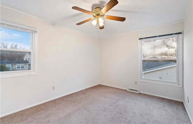Building Photo - 600 Canterbury Ln
