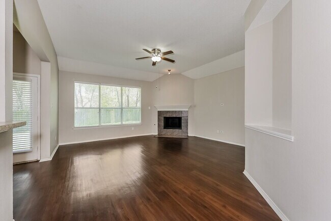 Foto del edificio - 1224 Parkwood Trail