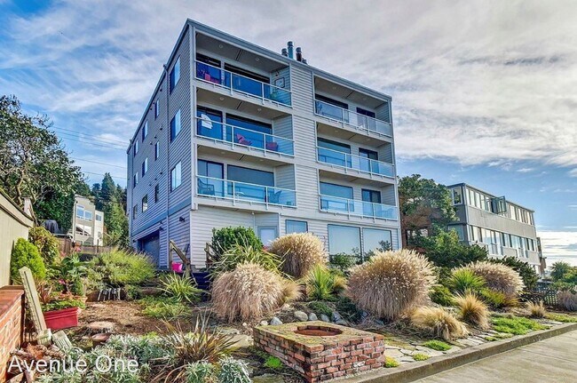 Building Photo - 2 br, 2 bath House - 4021 Beach Drive SW #...