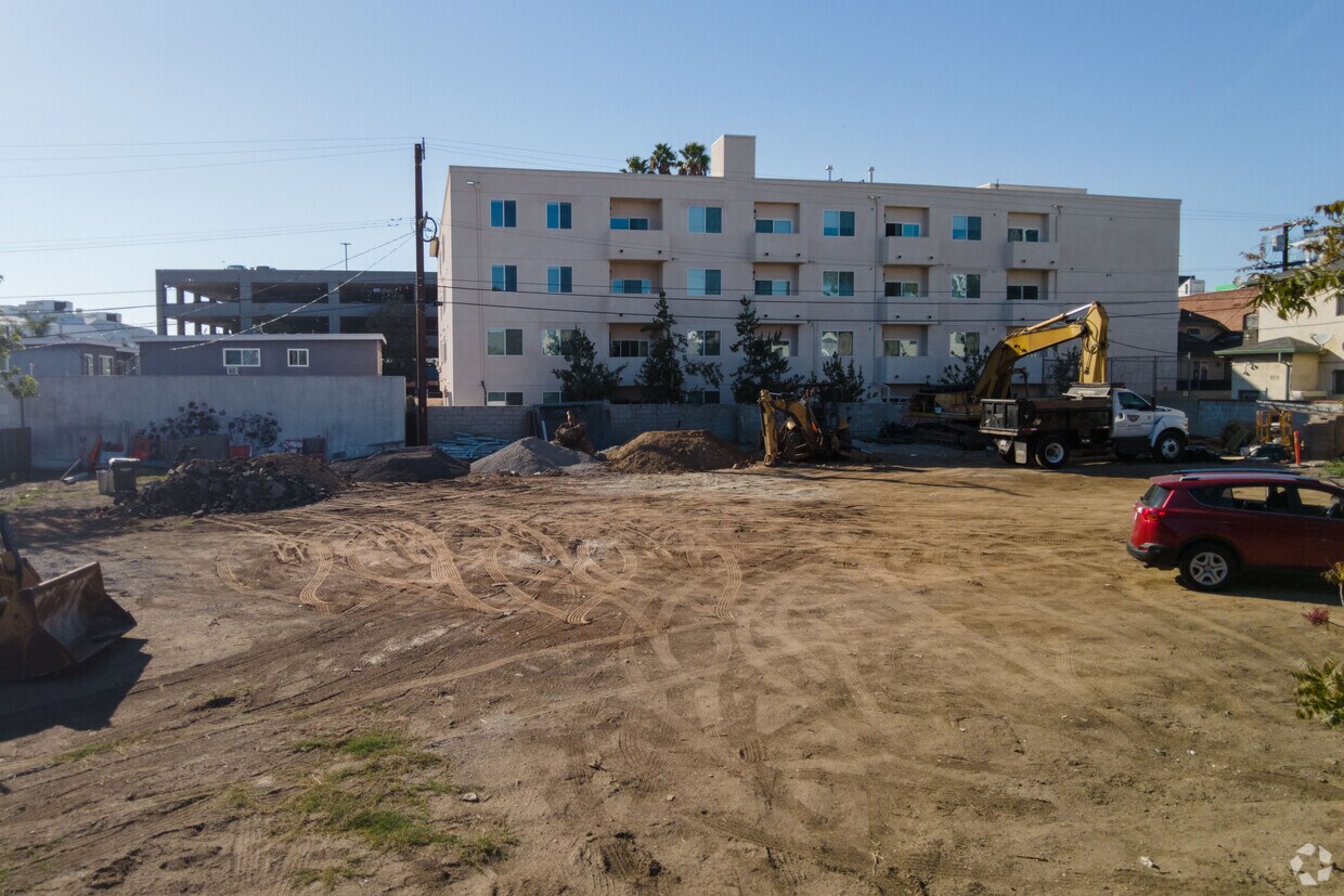 Octubre de 2022 - 1333 N Tamarind Blvd