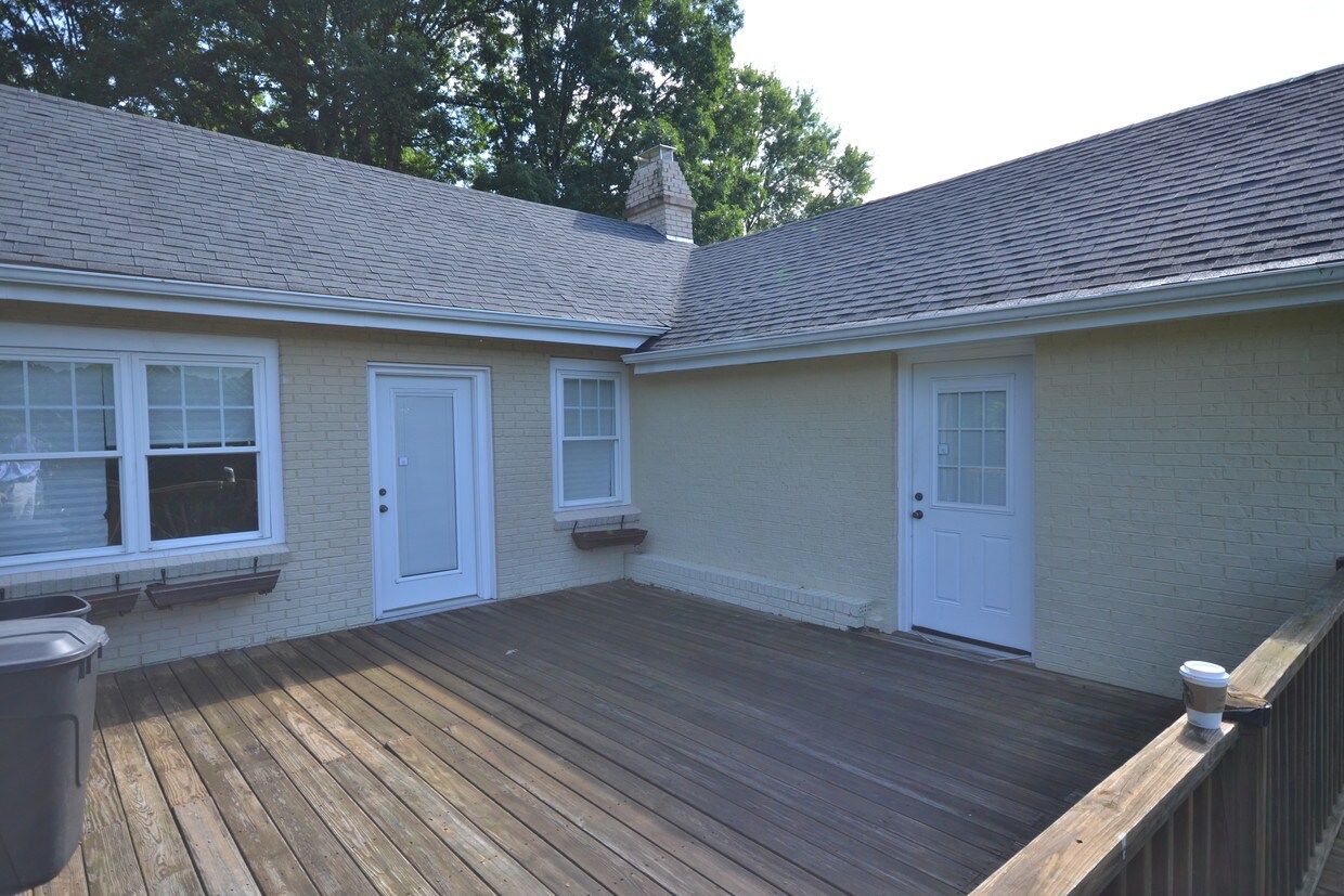 Primary Photo - 202 Ciccone Dr
