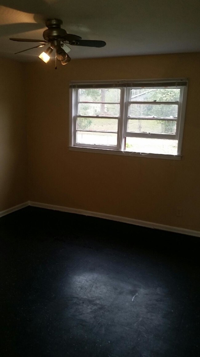 Foto del edificio - 2568 Medford Pl
