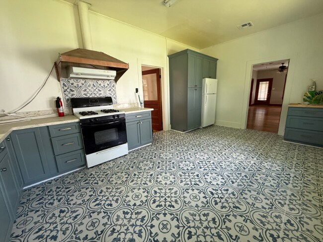 Foto del edificio - 416 Voorhies St