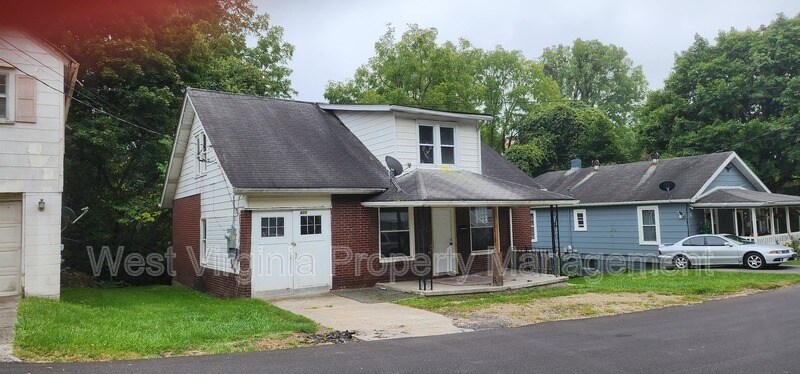 Primary Photo - 811 N Oakwood Ave