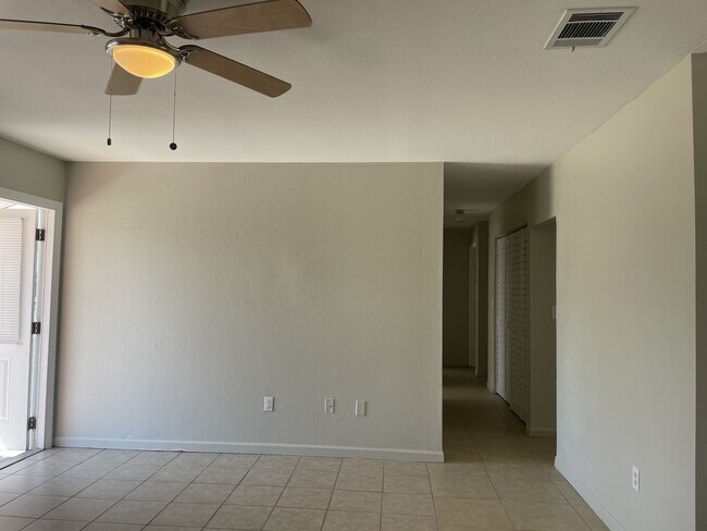Foto del edificio - 3314 Montclair Cir