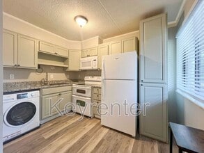 Building Photo - 2718 Painter Ave SW