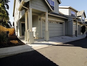 Building Photo - 2374 NE Keats Dr