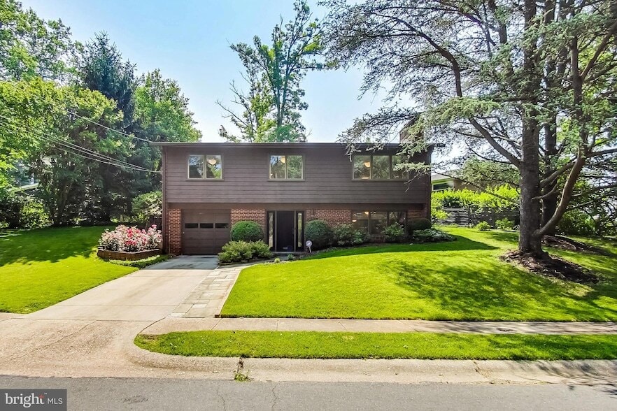 Primary Photo - 6515 E Halbert Rd