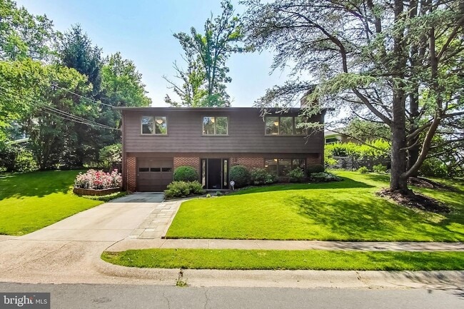 Photo - 6515 E Halbert Rd House