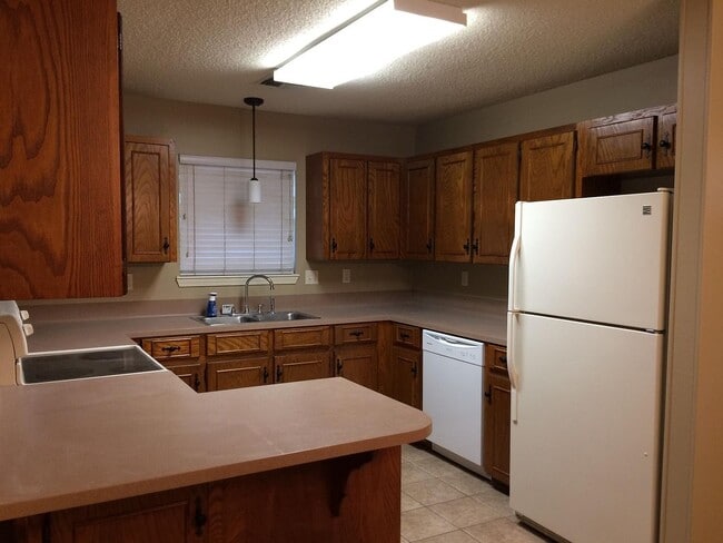 Building Photo - 104 Gena Marie Dr