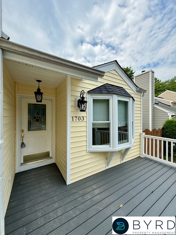 Foto del edificio - 1703 Sheldrake Ct