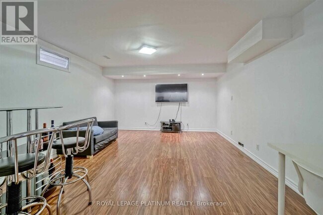Building Photo - 47 Quail Feather Crescent