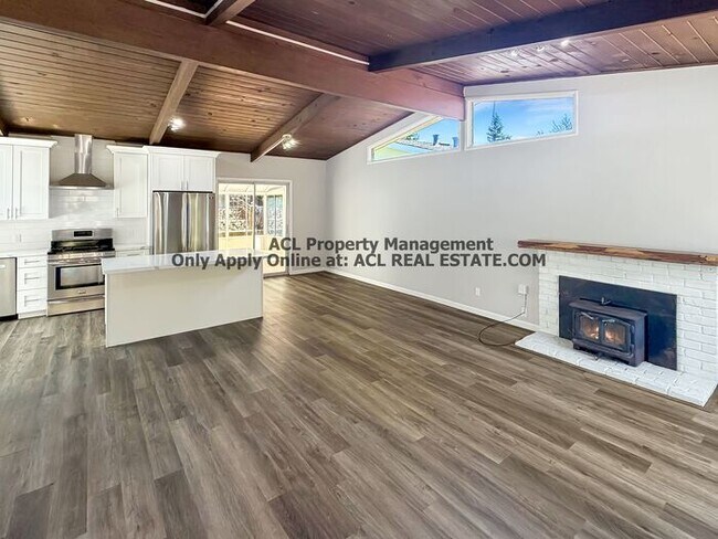 Foto del edificio - Updated 3-Bedroom Retreat in Prime Castro Valley Location