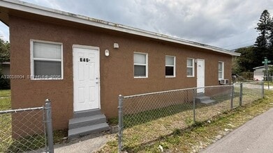 Building Photo - 646 NW 14th Terrace