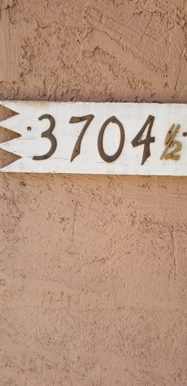 Foto del edificio - 3702 W Imperial Hwy