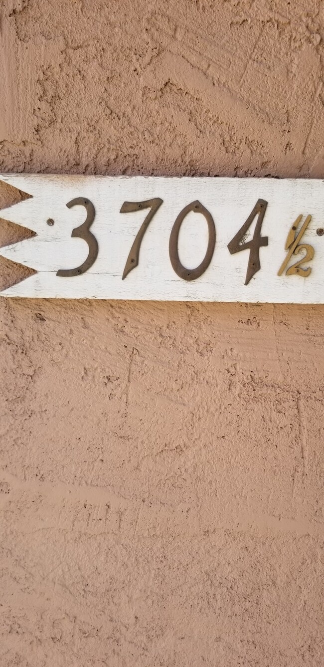 Building Photo - 3702 W Imperial Hwy