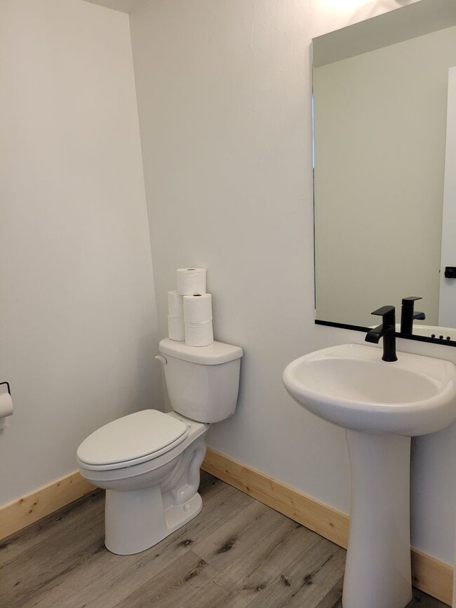 Building Photo - 3 Bed 2.5 Bath in Three Forks