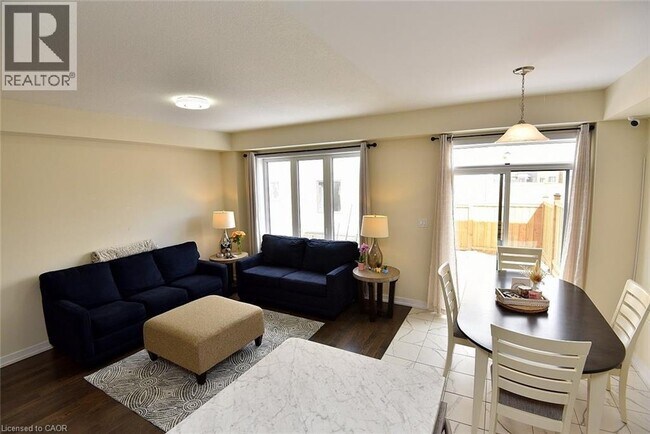 Photo du bâtiment - 20 Owl Ln.