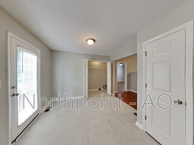 Foto del edificio - 110 Mustang Ln