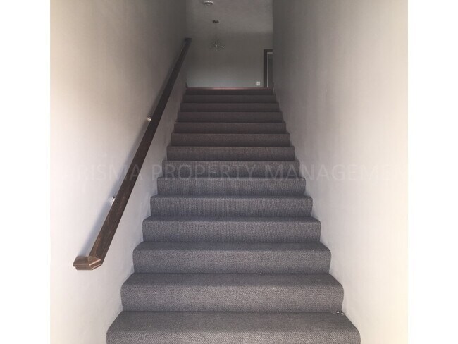 Foto del edificio - 3 BD, 2 BA IN TEA! LOCATION! LOCATION! LOCATION! AMENITY FILLED, PET FRIENDLY TOWN HOME!