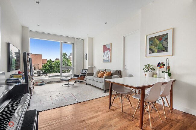 Foto del edificio - 120 N 7th St