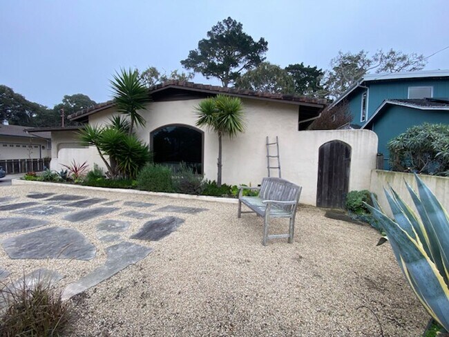 Foto del edificio - 835 17 Mile Dr