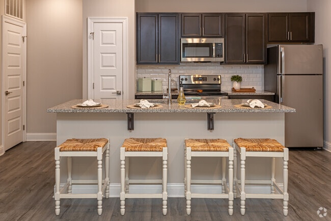 1BR, 1BA - 827SF - The Waters at Hammond