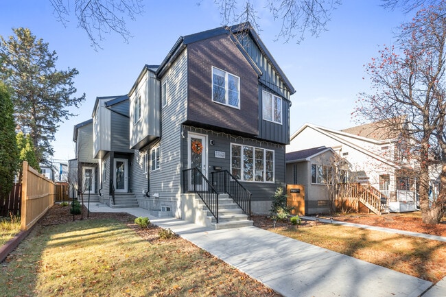 Photo du bâtiment - 11528-11122 122 St NW