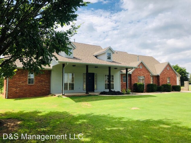 Building Photo - 4 br, 3 bath House - 4205 S. Telephone Road