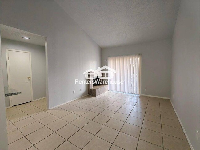 Building Photo - 8034 Antoine Dr