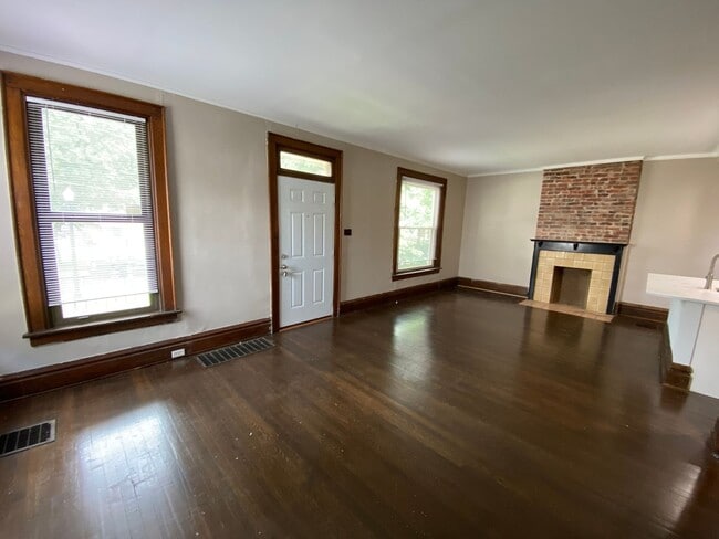 Foto del edificio - 262 E 19th Ave