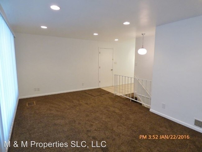 Building Photo - 2864 E Pamela Dr