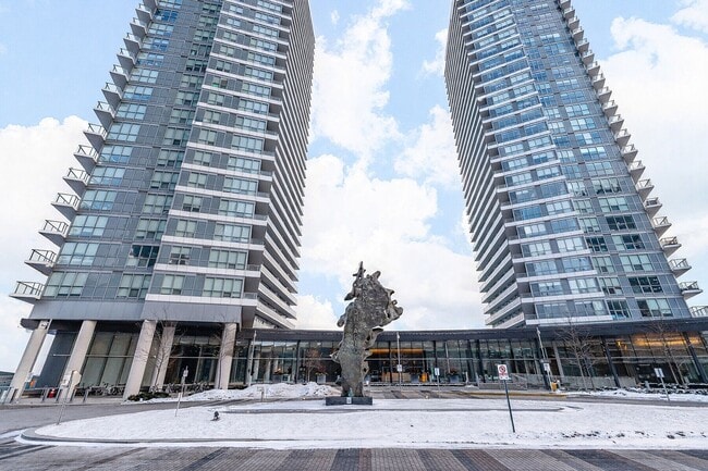 Photo du bâtiment - 115 McMahon Dr