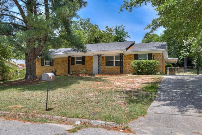 Building Photo - 2425 Birdie Dr