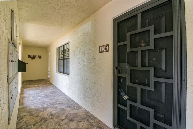Foto del edificio - 3100 SE Pruitt Rd