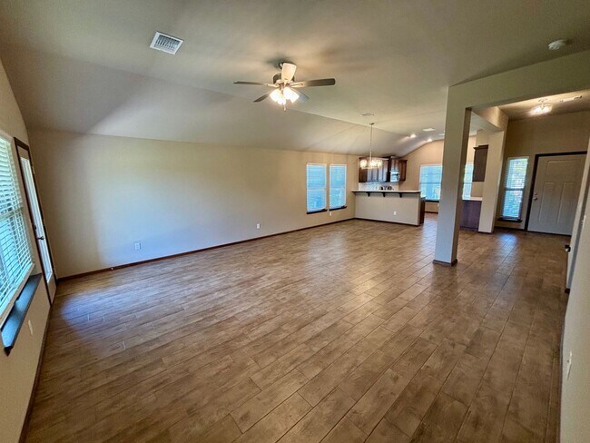 Building Photo - Wonderful 3 Bed 2 Bath Home in Norman