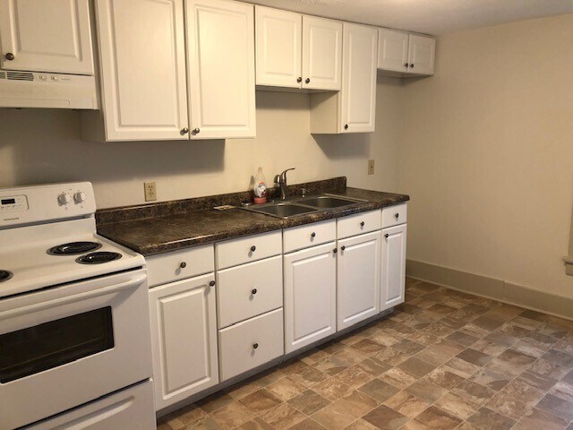 Kitchen - 734 N Wayne St