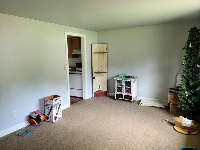Building Photo - 2 Bedroom Duplex