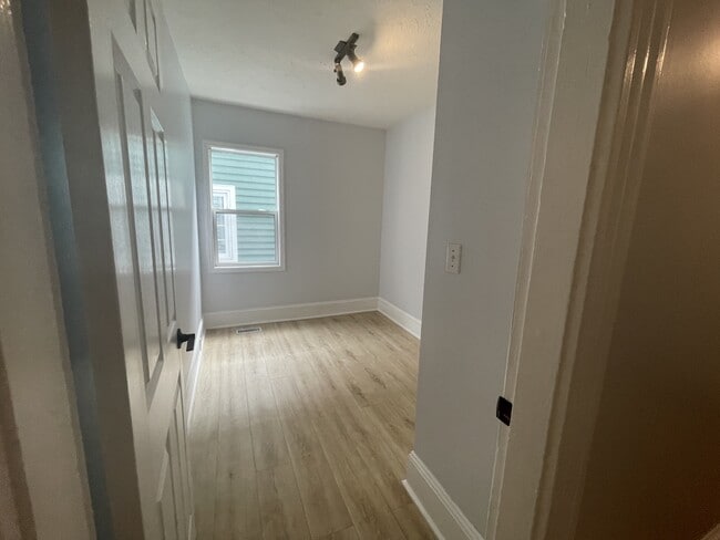 Building Photo - 55 Portledge Ave